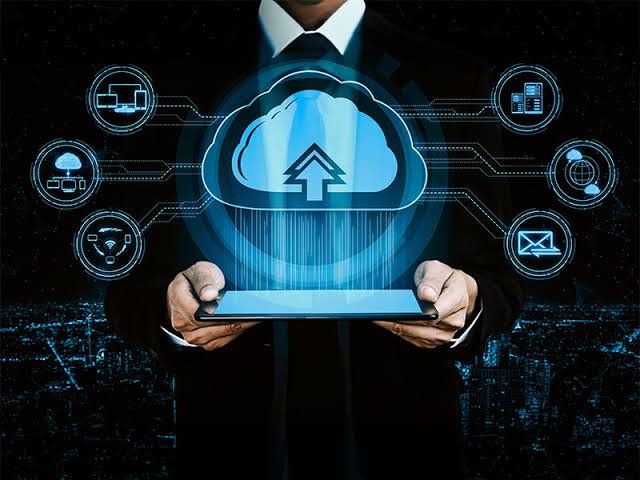 Pourquoi les entreprises migrent vers le cloud (Azure, AWS, Google Cloud)